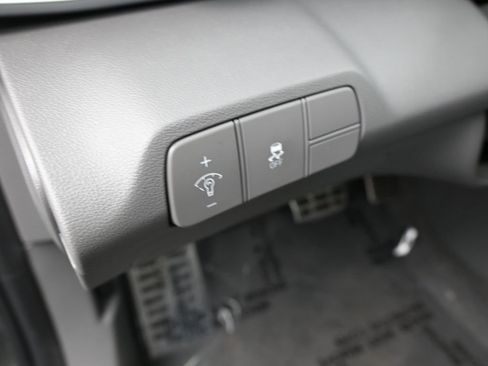 Certified 2025 Hyundai Elantra Sport image 27