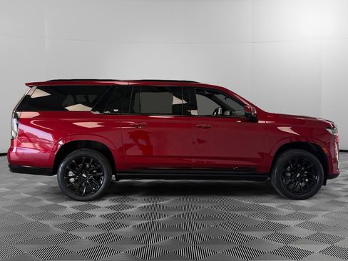 Used 2023 Cadillac Escalade ESV Sport w/ LPO, ONYX Package AWD/4WD image 9