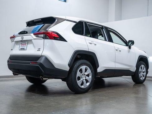 Used 2024 Toyota RAV4 LE AWD/4WD image 9
