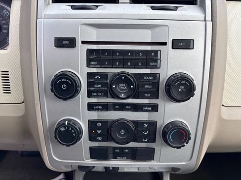 Used 2010 Mercury Mariner 4WD image 16