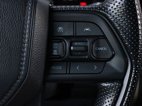 Used 2025 Toyota Tacoma SR5 AWD/4WD image 29
