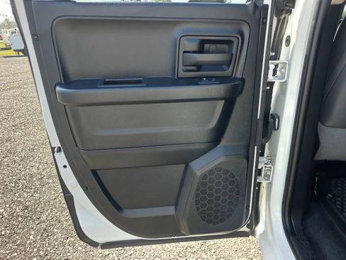 Used 2018 RAM 1500 ST RWD image 21
