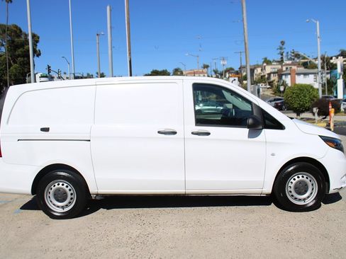 Used 2022 Mercedes-Benz Metris image 6