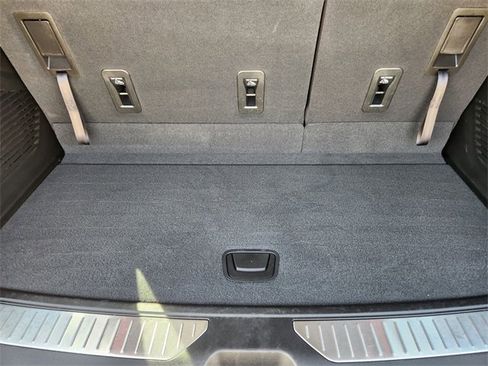 Used 2023 Chevrolet Tahoe Z71 image 33