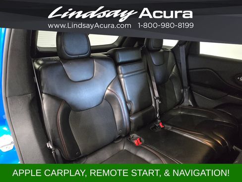 Used 2019 Jeep Cherokee Trailhawk w/ Cold Weather Group AWD/4WD image 11