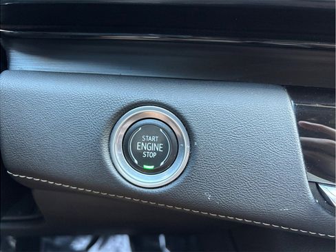 Used 2022 Cadillac Escalade ESV Luxury RWD image 31