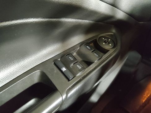 Used 2017 Ford Escape S image 27