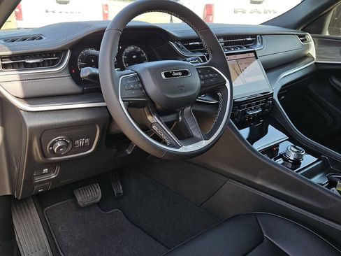 New 2025 Jeep Grand Cherokee Limited image 22