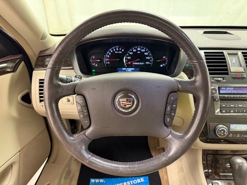Used 2011 Cadillac DTS Luxury FWD image 22