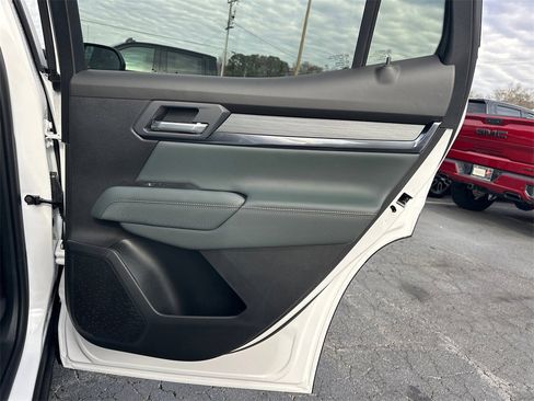 New 2026 GMC Terrain AT4 w/ Convenience Package III image 17