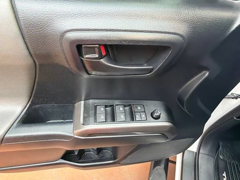 Used 2021 Toyota Tacoma SR5 RWD image 22
