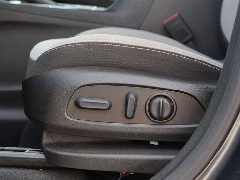 Used 2022 Chevrolet Equinox LT FWD image 15