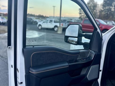 Used 2024 Ford F250 Platinum image 18