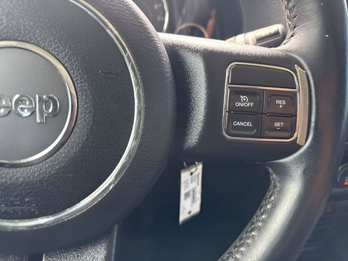Used 2017 Jeep Wrangler Unlimited Sport w/ Connectivity Group AWD/4WD image 14