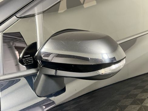 Used 2021 Toyota Corolla SE image 12