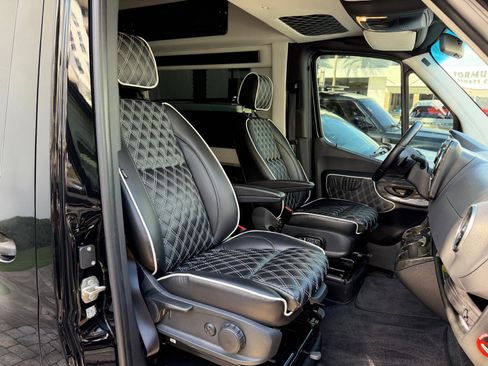 Used 2020 Mercedes-Benz Sprinter 2500 image 46