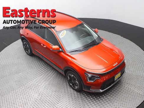 Used 2023 Kia Niro Wind w/ Wind Preserve Package FWD image 3