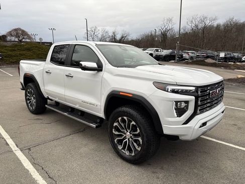 Used 2026 GMC Canyon Denali image 7