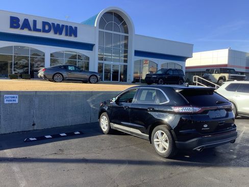 Used 2018 Ford Edge SEL image 5