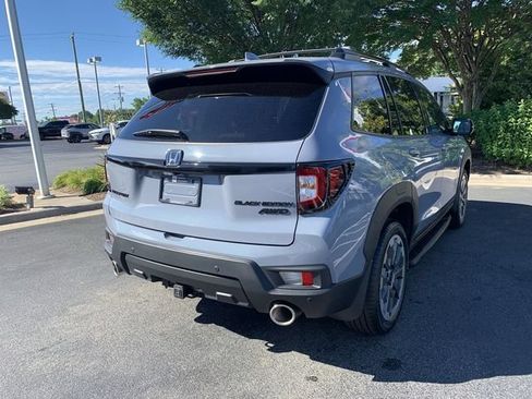 Used 2025 Honda Passport Black Edition image 8