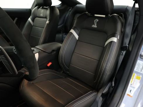 Used 2022 Ford Mustang Shelby GT500 w/ Technology Package image 78