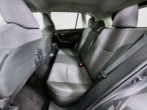 Used 2025 Toyota RAV4 XLE AWD/4WD image 20