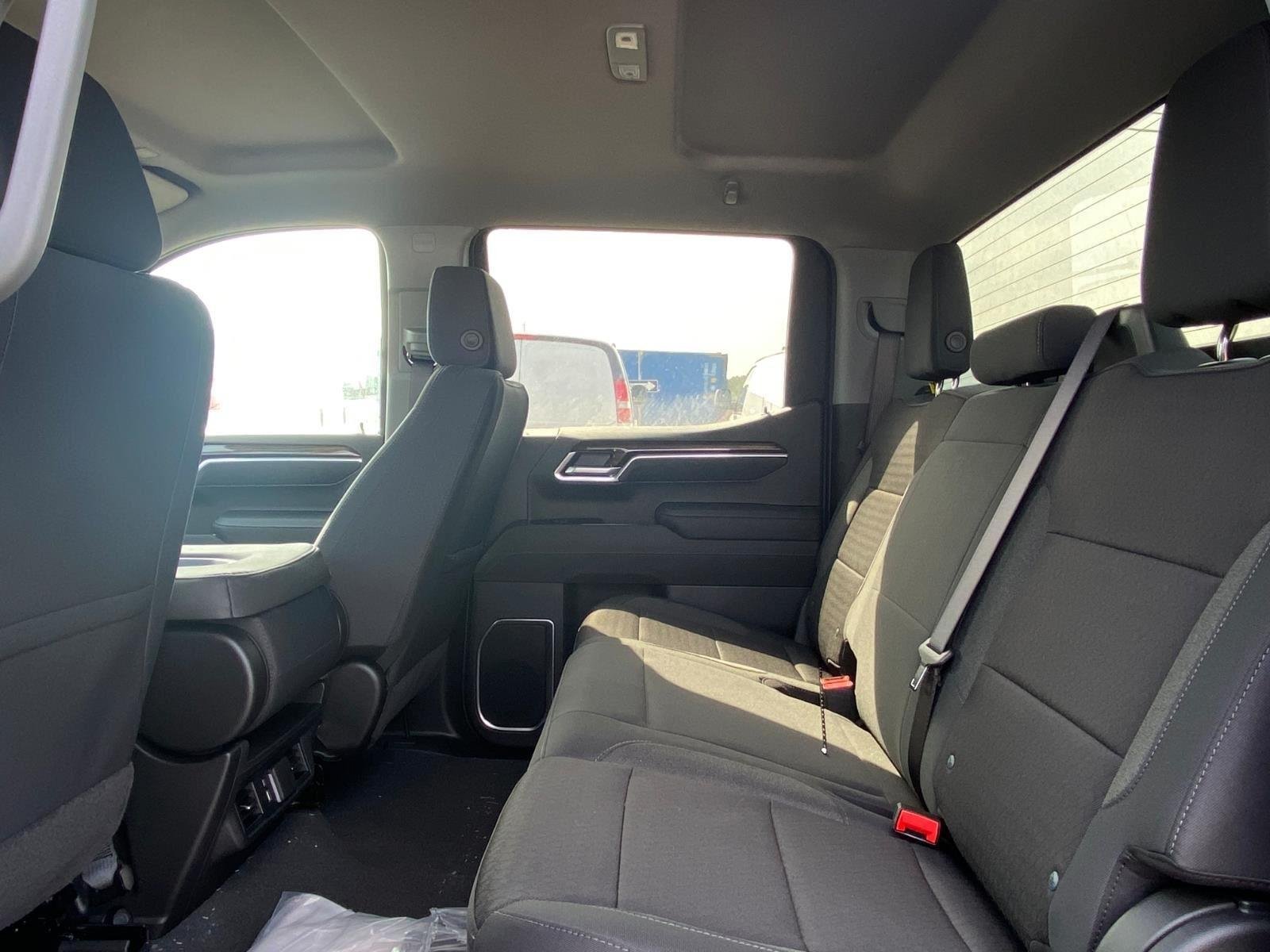 New 2026 Chevrolet Silverado 1500 RST w/ LPO, Dark Essentials Package AWD/4WD image 19