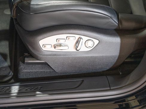 Certified 2026 Porsche Macan AWD/4WD image 13