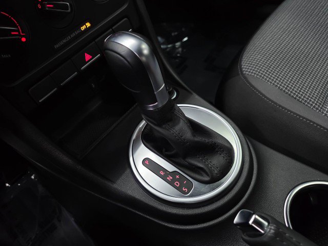 Used 2019 Volkswagen Beetle 2.0T S FWD image 25