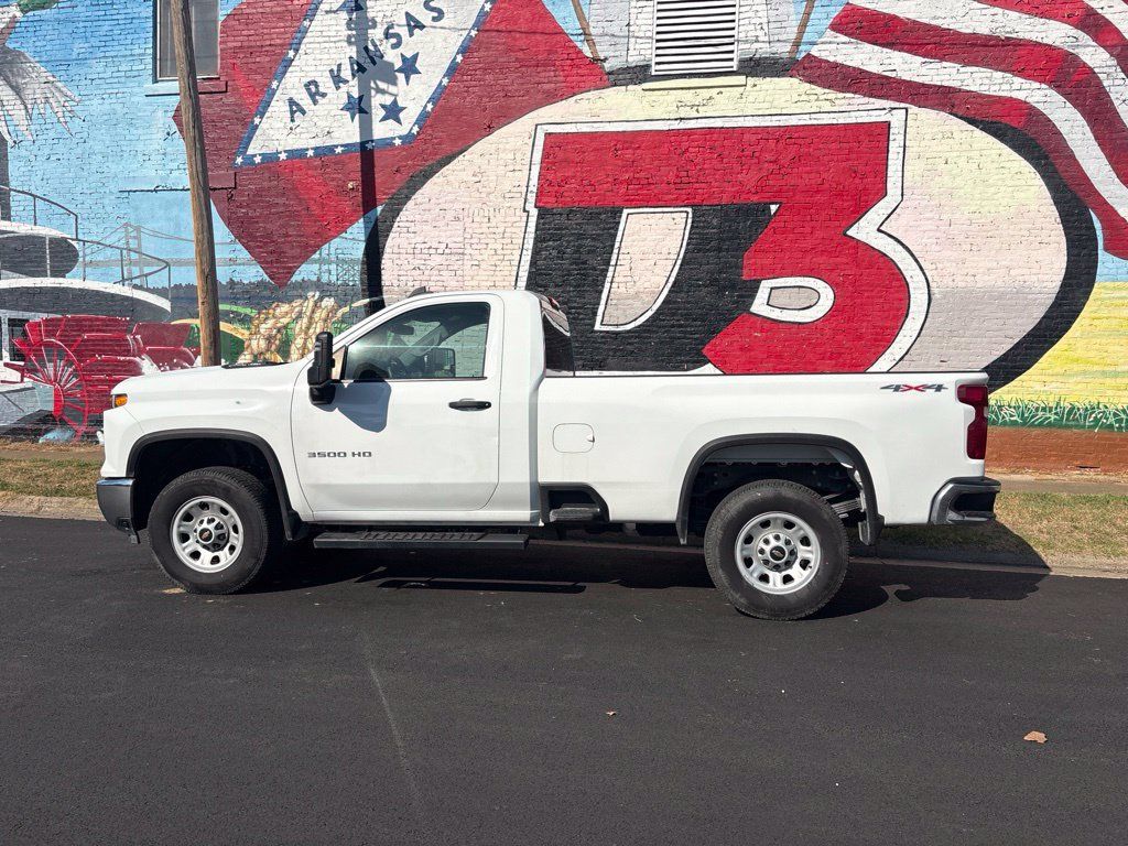 Used 2025 Chevrolet Silverado 3500 W/T AWD/4WD image 3