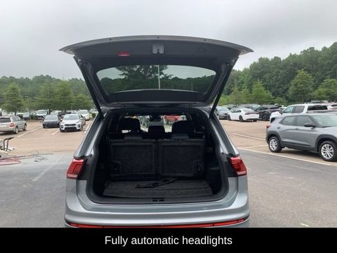 Used 2022 Volkswagen Tiguan SE R-Line FWD image 17