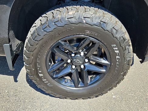 Used 2021 Chevrolet Silverado 1500 LT Trail Boss w/ Convenience Package II AWD/4WD image 8