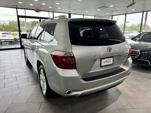Used 2010 Toyota Highlander Limited AWD/4WD image 3