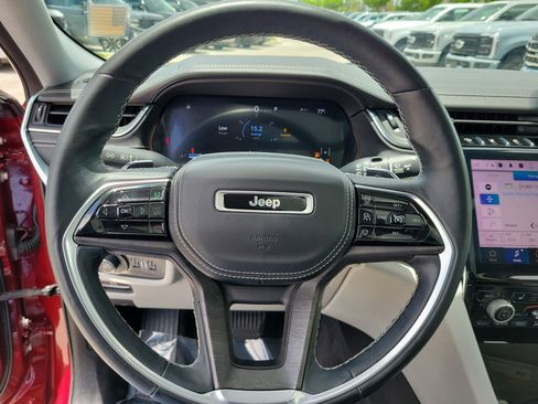 Used 2021 Jeep Grand Cherokee L Overland w/ Luxury Tech Group IV RWD image 23