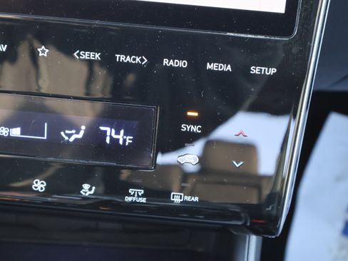 Used 2024 Hyundai Tucson Limited image 28