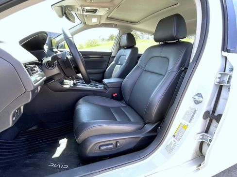 Used 2024 Honda Civic Touring image 10
