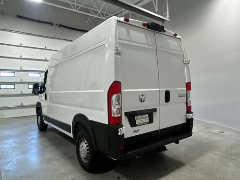 Used 2024 RAM ProMaster 2500 w/ Convenience Group FWD image 8