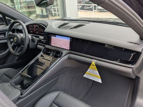 New 2025 Porsche Panamera image 25