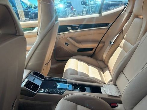 Used 2014 Porsche Panamera RWD image 9