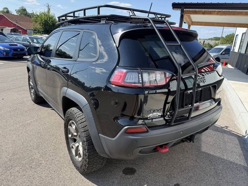 Used 2020 Jeep Cherokee Trailhawk AWD/4WD image 9