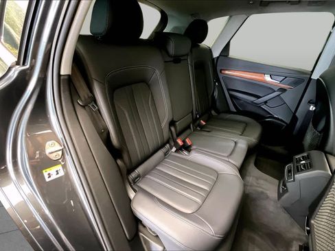 Used 2023 Audi Q5 2.0T Premium Plus w/ Premium Plus Package AWD/4WD image 33