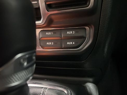 Used 2023 Jeep Wrangler Unlimited Sahara image 33