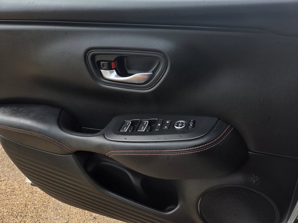 Certified 2025 Honda HR-V Sport image 15