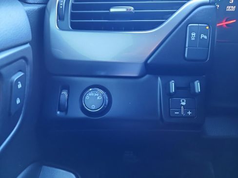 Used 2019 Chevrolet Tahoe LS w/ All-Season Package image 25