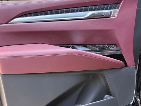 New 2026 Cadillac Escalade ESV Sport w/ LPO, ONYX Package image 12