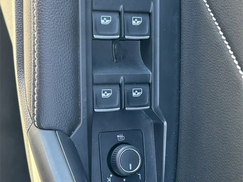 Used 2022 Volkswagen Tiguan SE image 22