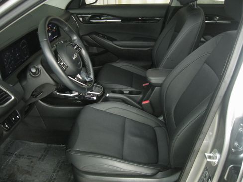 Certified 2024 Kia Seltos EX image 8