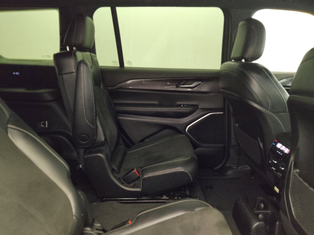 Used 2022 Jeep Grand Cherokee L Laredo AWD/4WD image 19