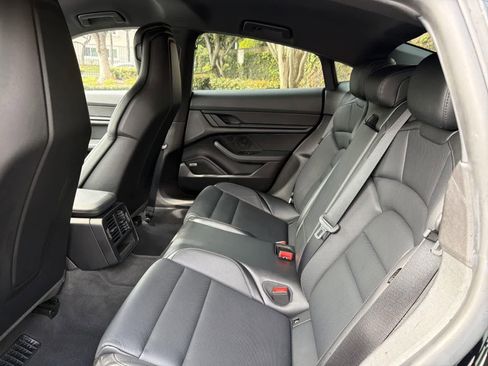 Used 2022 Porsche Taycan image 28