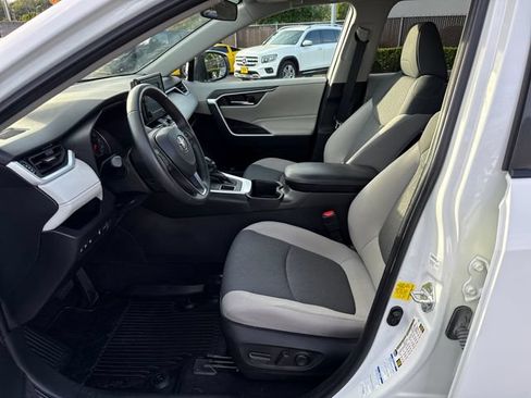 Used 2022 Toyota RAV4 XLE w/ Convenience Package AWD/4WD image 15